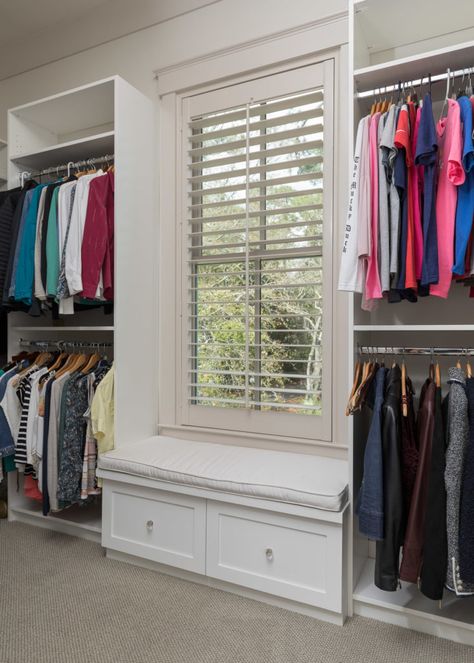 Her Master Closet, Master Walk In Closet, Walk In Closet Organization, Closet Bench, Master Closet Design, Walking Closet, Casa Loft, White Bench, Dream Closet Design