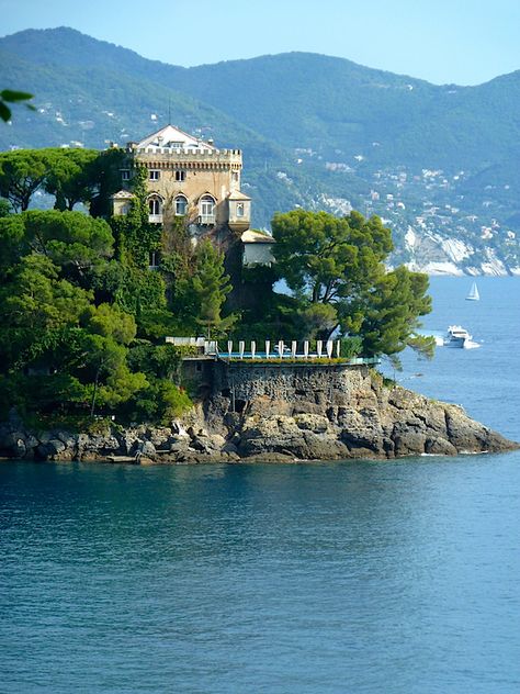 Dolce & Gabbana's Villa Olivetta in Portofino, Liguria #WonderfulExpo2015 #WonderfulLiguria Genova Italy, Portofino Italy, Santa Margherita, Liguria Italy, Italian Villa, Voyage Europe, Ansel Adams, From Santa, Genoa