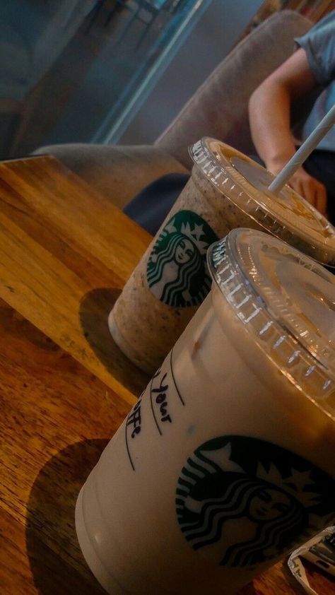 Minuman Starbucks, Café Starbucks, Penanda Buku, Strawberry Drinks, Bebidas Do Starbucks, Snap Streak Ideas Easy, Starbucks Lovers, Foodie Instagram, Coffee Obsession