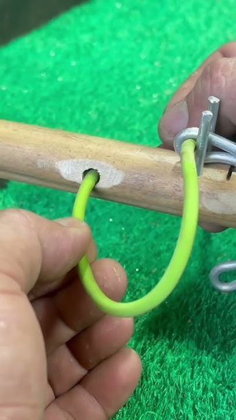 Sling Shots, Trigger Mechanism, Sling Shot, Diy Life Hacks, Diy Life, Idea Diy, Life Hacks, Quick Saves