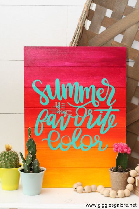 This DIY summer sunset pallet sign art is the perfect way to bring the vibrant colors of summer into my home! #decoart #diy #diysign #craft #summercraft Summer Signs Diy, Summer Diy Decor, Sunset Pallet, Diy Pallet Decoration, Pallet Decoration Ideas, Diy Summer Decor, Summertime Decor, Summertime Crafts, Summer Diy Projects