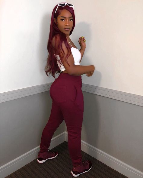 Burgundy Hairstyles, Auburn Red Hair Color, Maroon Hairstyles, Weave With Closure, Burgundy Red Hair, Ombre Weave, Toddler Braided Hairstyles, Soft Streetwear, Red Blonde Hair