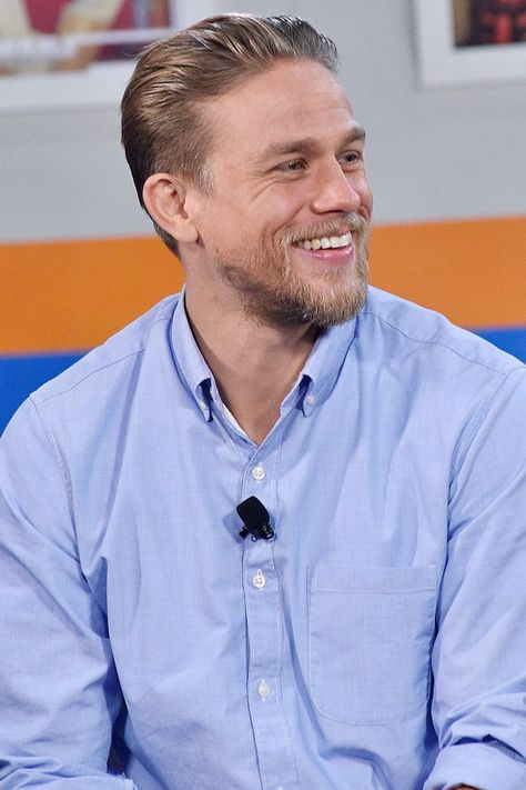 Pin for Later: Charlie Hunnam Brings His Sexy Smirk to Comic-Con Old Hollywood Actors, Lost City Of Z, Jax Teller, Andrew Lincoln, Charlie Hunnam, Sons Of Anarchy, British Actors, Hollywood Actor, Elvis Presley