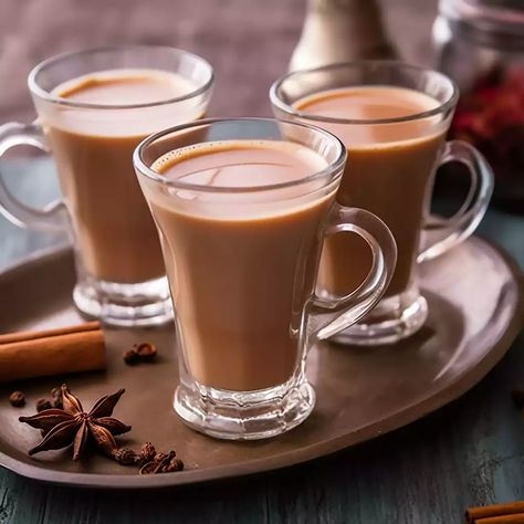 Karak Chai Recipe, Indian Beverages, Mcdonalds Recipes, Healthy Lemonade, Chai Recipe, Indian Tea, Refreshing Desserts, Winter Drinks, Drinks Recipes