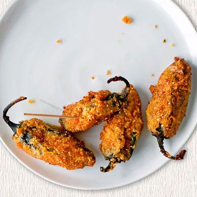 Jalapenos Poppers, Bar Food Appetizers, Pub Snack, Spicy Chilli, Gastro Pub, Jalapeno Popper Recipes, Awesome Appetizers, Entertaining Food, Jalapeño Poppers