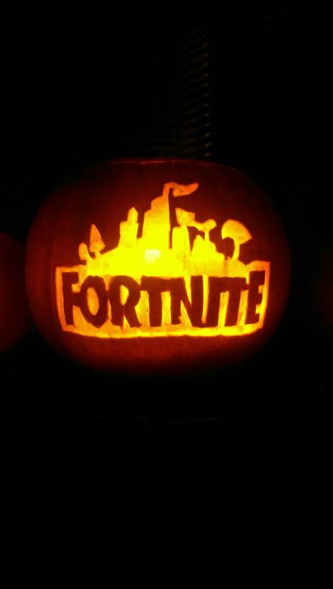 Pumpkin Carving Classic, Fortnite Pumpkin Carving, Fortnite Pumpkin, Pumpkin Carving Templates Free, Carvings Designs, Pumpkin Carving Inspo, Halloween Pumpkins Carvings Designs, Minecraft Pumpkin, Pumpkin Carving Idea