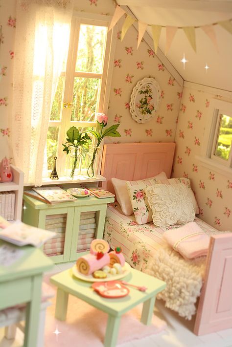 Rustic Shabby Chic Bedroom, Mini Bedroom, Miniature Bedroom, Muebles Shabby Chic, Shabby Chic Decorating, Deco Pastel, Knitting Doll, Miniature Diorama, Shabby Chic Decor Bedroom