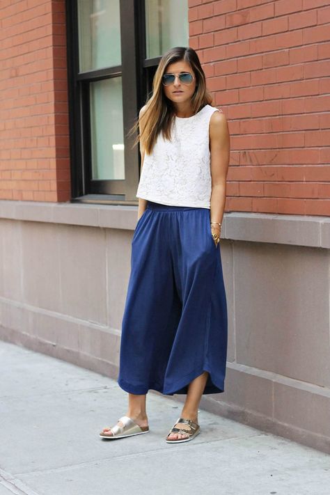 Boy Meets Girl | ZARA blue jersey relaxed culottes, Forever 21 white lace shell top, Shop Prima Donna gold slide sandals, casual street style, NYC street style, relaxed outfit, summer fashion, summer outfit ideas, fashion blogger #tobebright How To Wear Culottes, Culottes Outfit, Neat Clothes, Mode Ab 50, Teacher Fashion, Nyc Street Style, Paris Chic, Boy Meets Girl, Blouse Skirt