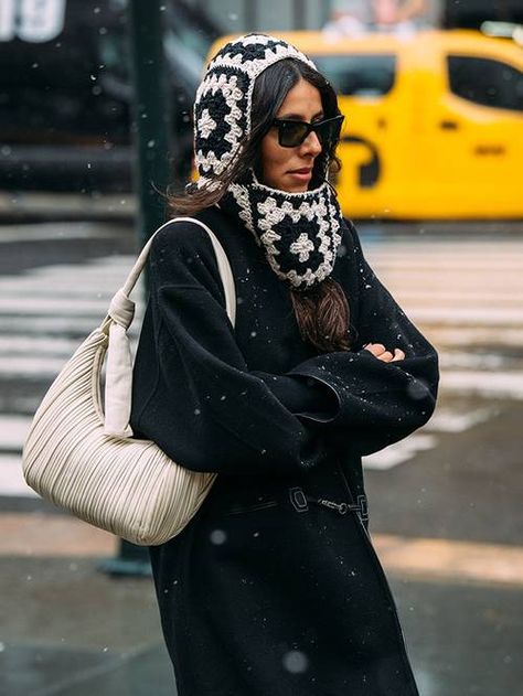 Balaclava Outfit, Crochet Inspiration Ideas, Hats For Winter, Knitted Balaclava, Mode Crochet, Nyfw Street Style, Mode Inspo, Looks Style, Crochet Fashion