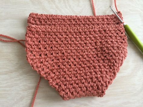 Crochet Diaper Cover Free Pattern, Crochet Baby Bloomers, Crochet Blanket Vintage, Crochet Baby Dress Free Pattern, Crochet Baby Projects, Crochet Baby Costumes, Diaper Cover Pattern, Crochet Diaper Cover, Newborn Crochet Patterns