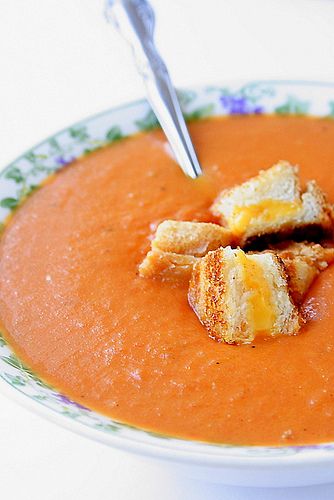 Grilled Cheese Tomato Soup Croutons  I do not need these.  I should not have these.   I want anyways. Tomato Soup With Grilled Cheese, Soup With Grilled Cheese, Grilled Cheese Croutons, Cheese Croutons, Making Grilled Cheese, Roasted Tomato Soup, Roasted Tomato, Savory Soups, Think Food