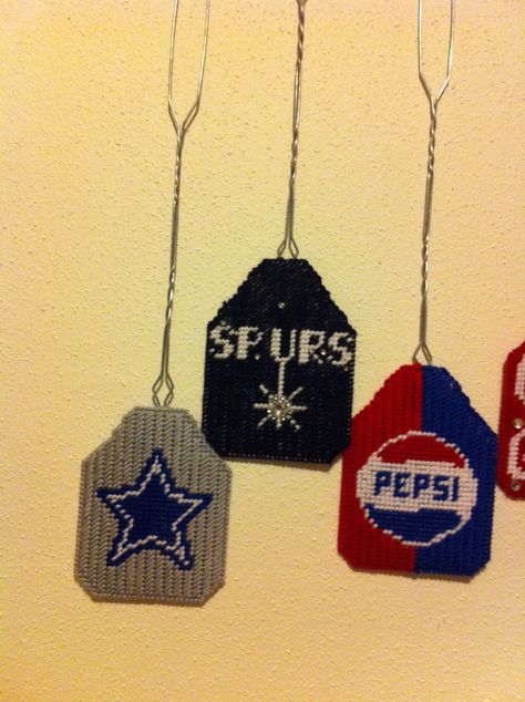 Plastic Canvas Fly Swatter Patterns, Fly Swatters, Fly Swatter, Plastic Canvas Coasters, Plastic Canvas Tissue Boxes, Plastic Canvas Patterns Free, Plastic Canvas Christmas, Nfl Logo, Needle Point