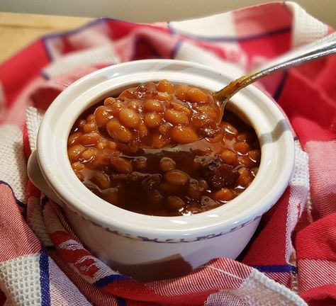 Pressure Cooker Holiday Boston Baked Beans Boston Baked Beans Recipe, Pressure Cooker Baked Beans, Southern Fried Catfish, Easy Baked Beans, Baked Beans Recipe, Boston Baked Beans, Electric Pressure Cooker Recipes, Baked Bean Recipes, Beans Recipe