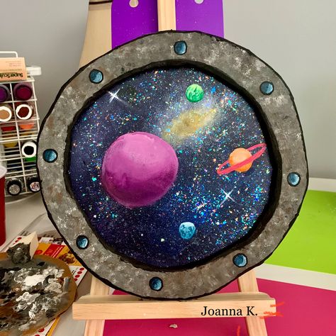 Space Window Art, Space Window Painting, Circle Window Painting, Outer Space Art Projects, Space Arts And Crafts, Space Projects For Kids, Space Art Projects For Kids, Spaceship Painting, Glow Gallery