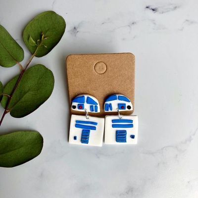 Star Wars Earrings, Happy Star Wars Day, Star Wars Day, May The 4th, May The 4th Be With You, Polymer Clay Diy, Star Wars Party, Polymer Clay Tutorial, Polymer Clay Crafts