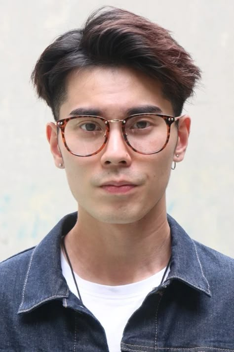 Men Hairstyle With Glasses, Hairstyle With Glasses, Asian Men Short Hairstyle, Japanese Men Hairstyle, Korean Men Hairstyle, Asian Man Haircut, Gents Hair Style, Asian Haircut, Hair Style Korea