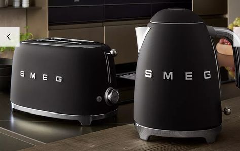 Smeg Kettle, Black Toaster, White Kettle, Smeg Toaster, Beautiful Kitchenware, Retro Toaster, Smeg Kitchen, Kettle And Toaster Set, Lounge Interiors