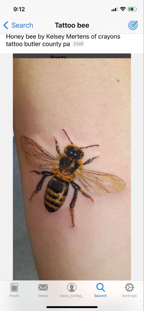 Coloured Bee Tattoo, Bee Tattoo Stencil, Realistic Bee Tattoo, Tattoo Therapy, Bee Tattoos, Honey Bee Tattoo, Groovy Art, Small Heart Tattoos, Prison Tattoos