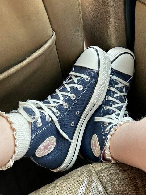 Outfits With Navy Converse, Navy Platform Converse, Navy Blue Platform Converse, Converse Blue Outfit, Blue Platform Converse, Sock Inspiration, Ruffle Sock, Boty Converse, Y2k Converse