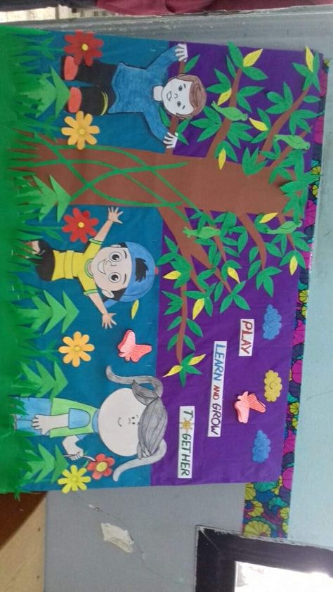 Friendship Day Chart For School, Friendship Day Bulletin Board Ideas, Friendship Day Board Decoration Ideas, Swati Verma, School Decorations Diy, Notice Board Decoration, Classroom Door Displays, Elementary Bulletin Boards, Iphone Wallpaper Bright