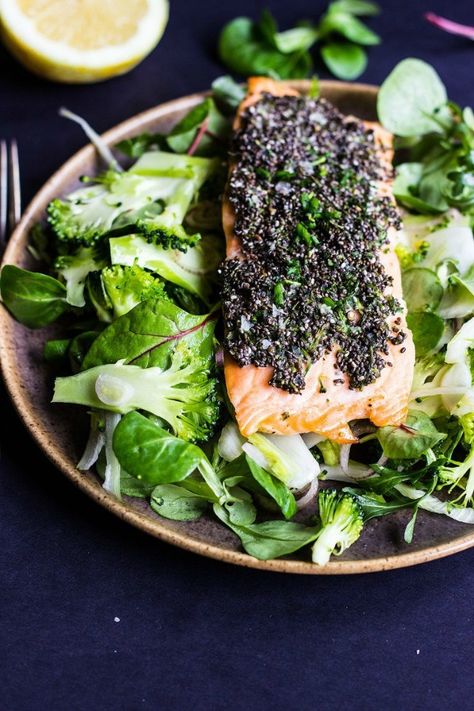 Chia Crusted Salmon With Shaved Fennel and Broccoli Salad. Salmon With Fennel, Natural Granola, Seed Recipes, Chia Recipe, Trout Recipes, Chia Seed Recipes, Diner Recept, Crusted Salmon, Power Foods