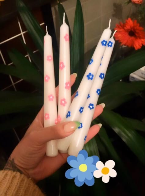 Candle Painting With Wax Ideas, Draw A Candle, Funky Candles, Aesthetic Art Anime, Candle Painting, Handmade Candles Diy, Arte Aesthetic, Kids Candles, Velas Candles