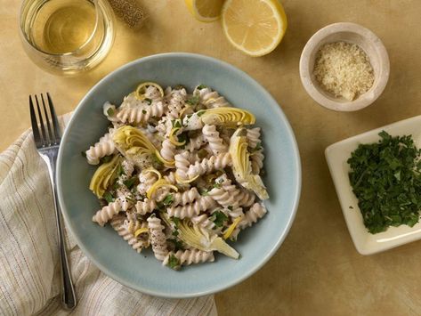 Try this step by step Barilla Chickpea pasta recipe from Barilla! Piccata Pasta, Mushroom Recipes Pasta, Chickpea Pasta, Rotini Pasta, Chickpea Recipes, Mushroom Pasta, Pasta Recipe, Save Food, Home Recipes