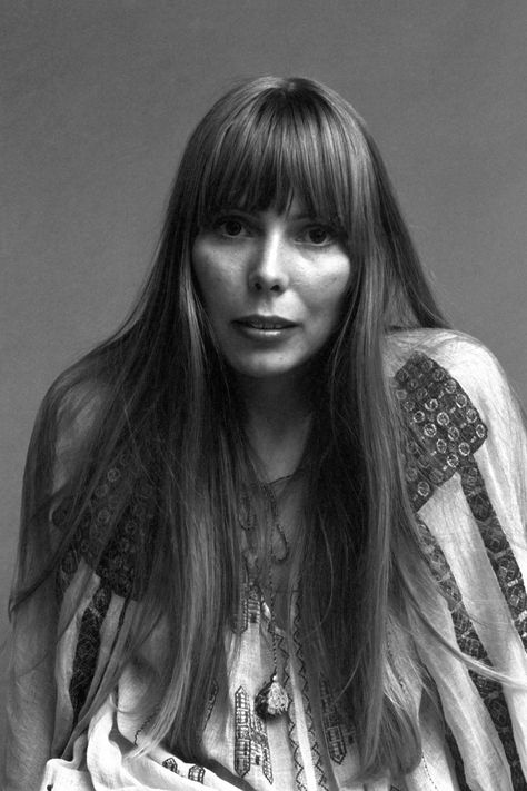 Joni Mitchell, 1968 Joni Mitchell Hair, 70s Rockstar, Arte Jazz, Joni Mitchell, Women Of Rock, Laurel Canyon, Fringe Hairstyles, I'm With The Band, Female Singers