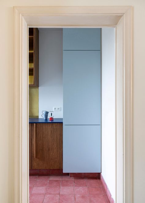 steven In Steven's house we tried to preserve as many original elements as possible. Dark stained oak was added to the beautiful red floor in... Brass Backsplash, Red Kitchen Tiles, Ash Wood Floor, Light Blue Houses, Red Interior Design, Blue Cupboards, Blue Kitchen Walls, Light Blue Kitchens, Tiled Floor