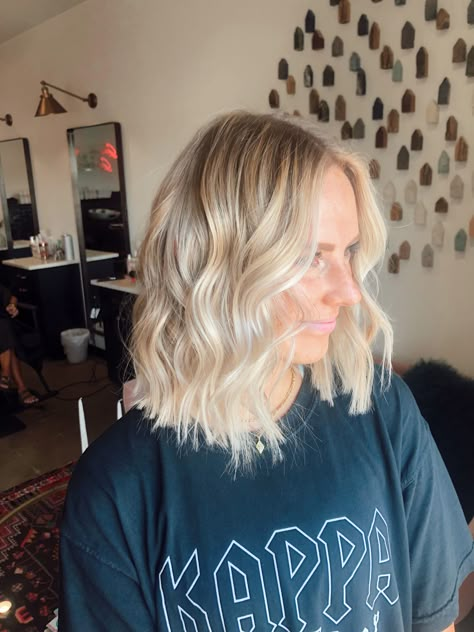 Above Shoulder Length Blonde Hair Balayage, Short Textured Blonde Hair, Short Blonde Prom Hair, Shoulder Length Blonde Hair With Highlights, Bright Blonde Highlights Short Hair, Cute Blonde Short Hair, Short Blonde Hair With Dimension, Shoulder Length Bright Blonde Hair, Short Curled Blonde Hair