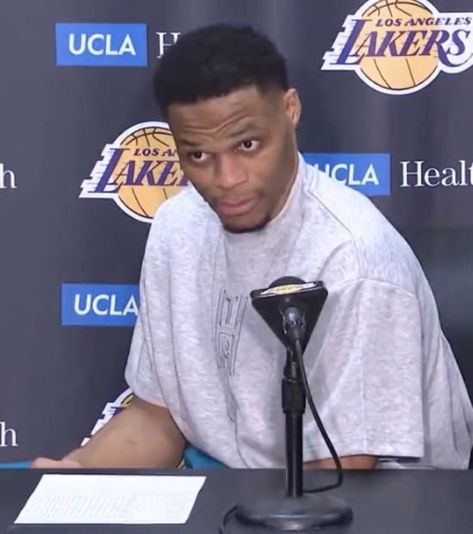 Russel Westbrook Aesthetic, Westbrook Meme, Russell Westbrook Aesthetic, 2020s Aesthetic, Lakers Court, Funny Basketball Pictures, Russel Westbrook, Anime Meme Face, Nba Funny