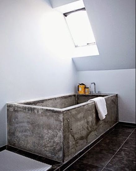 Concrete Bathtub, Concrete Bath, Gray And White Bathroom, Concrete Interiors, Concrete Bathroom, Beton Design, Bad Inspiration, Concrete Sink, Concrete Projects