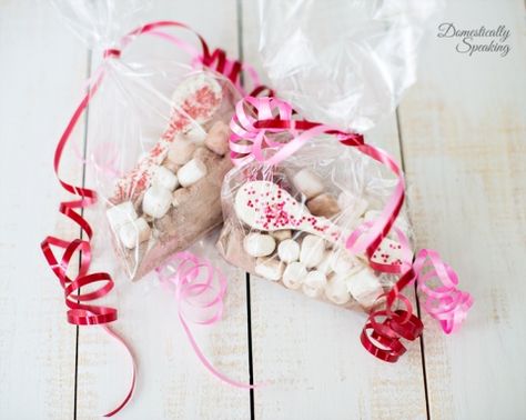 Valentine Gift White Chocolate Spoons with Hot Chocolate and Marshmallows Hot Chocolate And Marshmallows, Hot Cocoa Gift, Hot Chocolate Spoons, 50th Birthday Quotes, Cocoa Gift, Hot Chocolate Gifts, Hot Chocolate Gift, Diy Food Gifts, Yummy Sugar Cookies