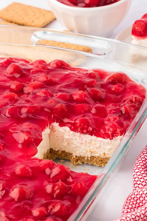 Cherry Delight Recipe, Cherry Delight Dessert, Cherry Pie Filling Recipes, Cherry Recipes Dessert, Delight Dessert, Cherry Cheesecake Recipe, Cherry Pie Bars, No Bake Cherry Cheesecake, Graham Cracker Recipes