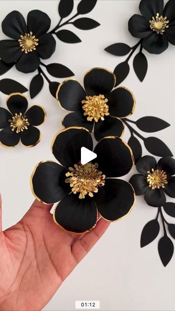 Black Paper Flower Backdrop, Black And Gold Paper Flowers, Giant Paper Flowers Template Free Printable, Black Paper Flowers, Paper Flower Ideas, Giant Paper Flowers Template, Paper Dahlia, Happy Grandparents Day, Whimsical Bedroom