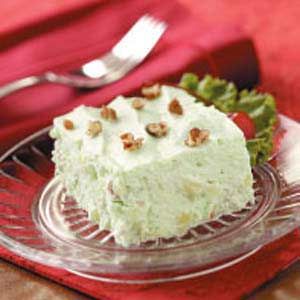 Lime Jello Salads, Congealed Salad, Gelatin Salad, Resep Salad, Jello Desserts, Jello Salad, Dessert Aux Fruits, Jello Recipes, Dessert Salads