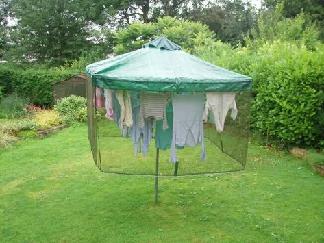 Washing line cover Washing Line Ideas Outdoor, Washing Line Ideas, Covered Clothes, Line Ideas, Simple Outdoor Kitchen, Drying Rack Laundry, Washing Line, Boho House, Home Organisation