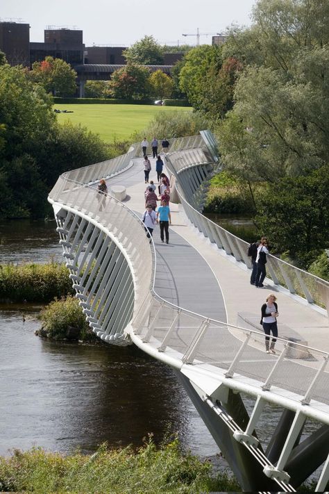 Outdoor Bridges, Bridges Architecture, Kitchen Design Images, Bridge Structure, Pedestrian Walkway, Lan Can, Landscape Architecture Design, Pedestrian Bridge, Bridge Design