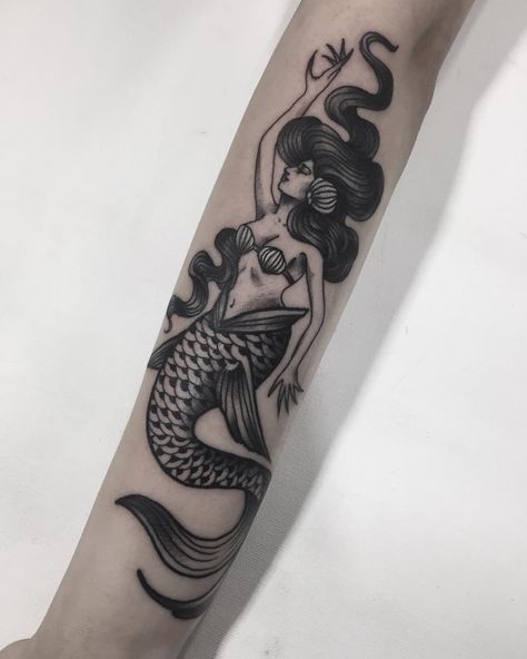 Small Bff Tattoos, Traditional Mermaid Tattoos, Traditional Tattoo Black And White, Siren Tattoo, Mujeres Tattoo, Jaguar Tattoo, Tattoo Band, Mermaid Tattoo Designs, Birthday Tattoo