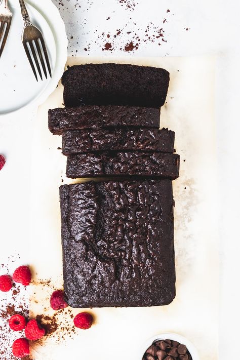 Best Simple Chocolate Cake, Chocolate Loaf, Chocolate Loaf Cake, Loaf Cake Recipes, Chocolate Bites, Easy Chocolate Cake, Dark Chocolate Cakes, Moist Chocolate Cake, Healthy Cake