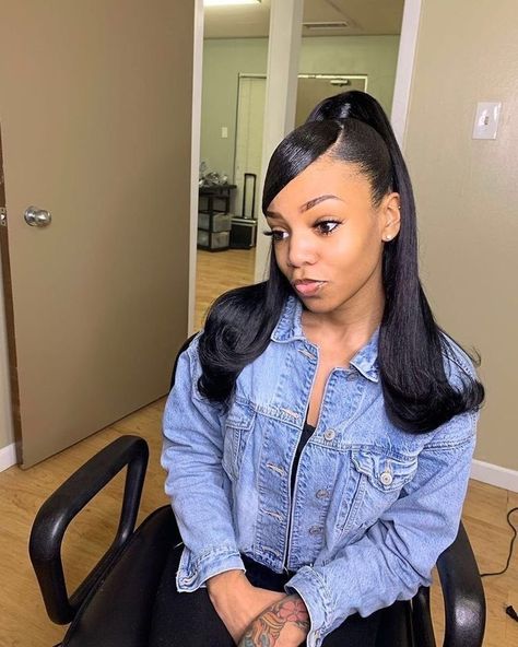 ponytail extension african american natural hairstyles Weave Ponytail Hairstyles, Pelo Afro, Hair Ponytail Styles, Hair Laid, Long Black Hair, Ponytail Styles, Relaxed Hair, Baddie Hairstyles, Half Up Half Down