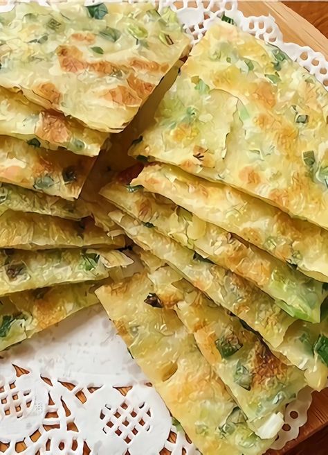 Easy Scallion Pancakes, Korean Scallion Pancake Recipe, Chinese Scallion Pancake Beef Rolls, Taiwanese Scallion Pancake, Chinese Pancakes Scallion, Chinese Scallion Pancakes, Types Of Pancakes, Scallion Pancake Recipe, Scallion Pancakes Chinese