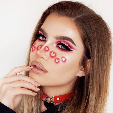 Red Eyeshadow Makeup, Creative Halloween Makeup, Valentine's Day Makeup, Abby Roberts, Day Makeup Looks, Valentines Day Makeup, Valentines Makeup, Colorful Eye Makeup, Makeup On Fleek