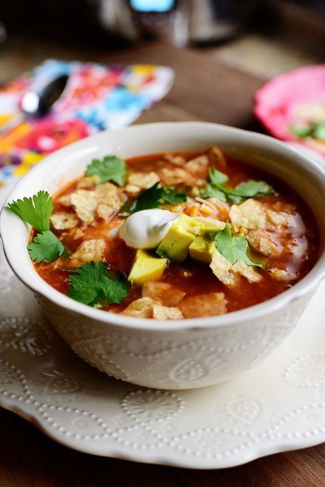 Chicken Tortilla Soup Pioneer Woman, Soup Pioneer Woman, Slow Cooker Tortilla Soup, Chicken Tortilla Soup Crock Pot, Slow Cooker Chicken Tortilla Soup, Chicken Tortilla Soup Recipe, Chicken Tortillas Soups Recipe, Tortilla Soup Recipe, Avocado Fries