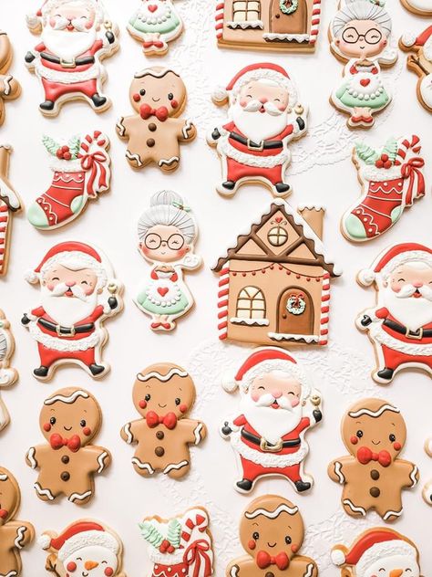 Santa Claus Cookies Decorated, Christmas Stocking Cookies, Christmas Sugar Cookies Decorated, Snowman Cookie, Mrs Clause, Cute Christmas Cookies, Santa Cookie, Cookies Theme, Snowman Cookies