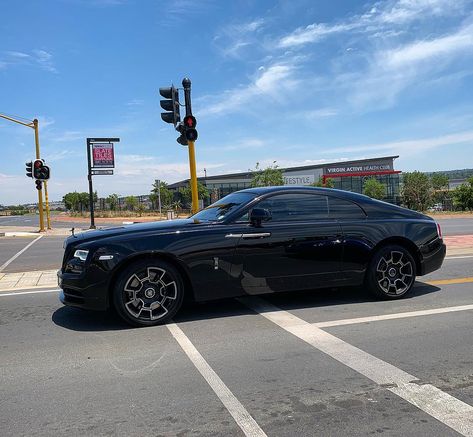 Black Rolls Royce Wraith, Roll Royce Wraith, Rolls Royce Wraith Black Badge, Wraith Black Badge, Rr Wraith, Rolls Royce Wraith Black, Billionaire Aesthetic, Futuristic Shoes, Parking Solutions