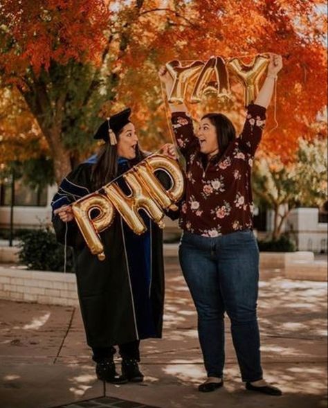 Dissertation Photo Shoot, Phd Graduation Photos, Doctorate Graduation Pictures, Phd Motivation, Phd Party, Grad School Problems, Doctoral Graduation, Physical Therapy Humor, Dissertation Defense