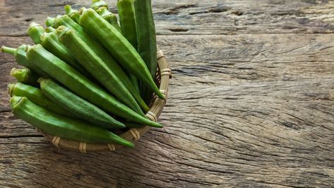 Fresh Okra, Pickled Okra, Dominique Ansel, Vegetable Crisps, Okra Recipes, Recipes Learn, Popular Side Dishes, Seasonal Cooking, Edible Seeds