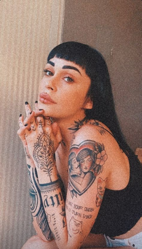 Dark Hair With Tattoos, Girly Goth Tattoo, Tattooed Girl Aesthetic, Goth Tattoos For Women, Tattoo Photoshoot, Cool Tattoos For Girls, Girly Goth, Goth Tattoo, Pretty Hurts