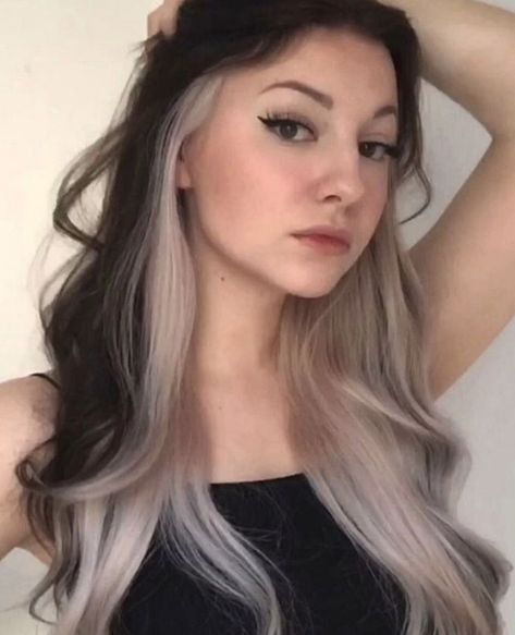 Under Hair Dye, Two Color Hair, Half And Half Hair, Hair Color Underneath, Peekaboo Hair, Hair Color Streaks, Hair Streaks, Fesyen Rambut, Hair Dye Colors